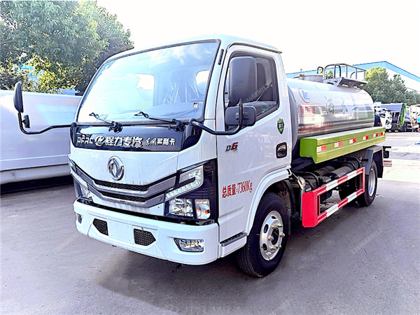 東風D6灑水車